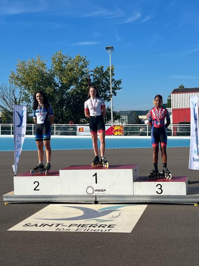 podium Mae_500MV