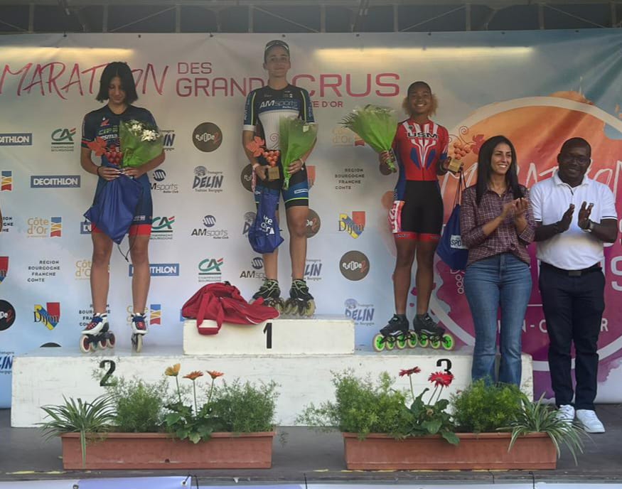 Podium Mae